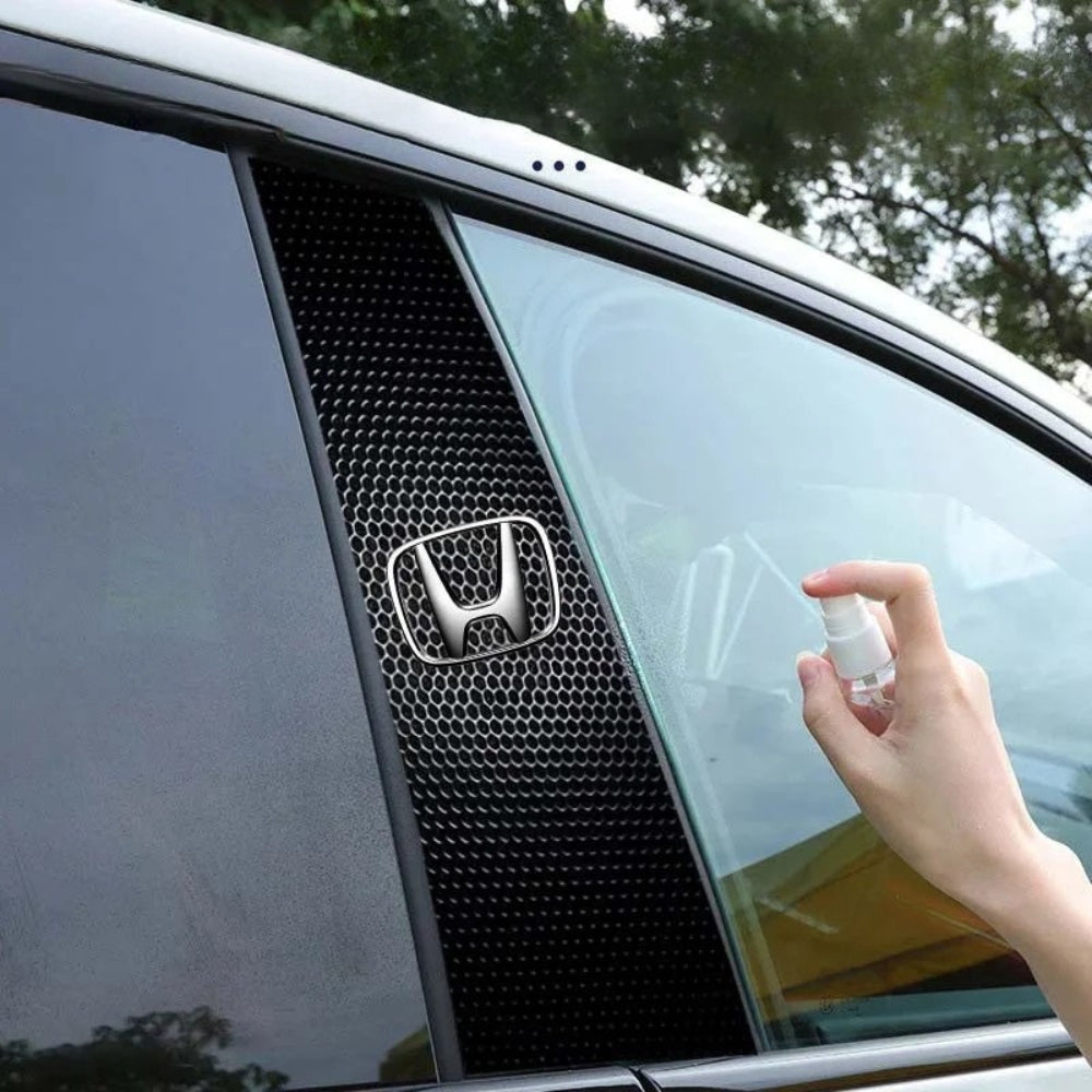 2x bilvindusklistremerker med logo