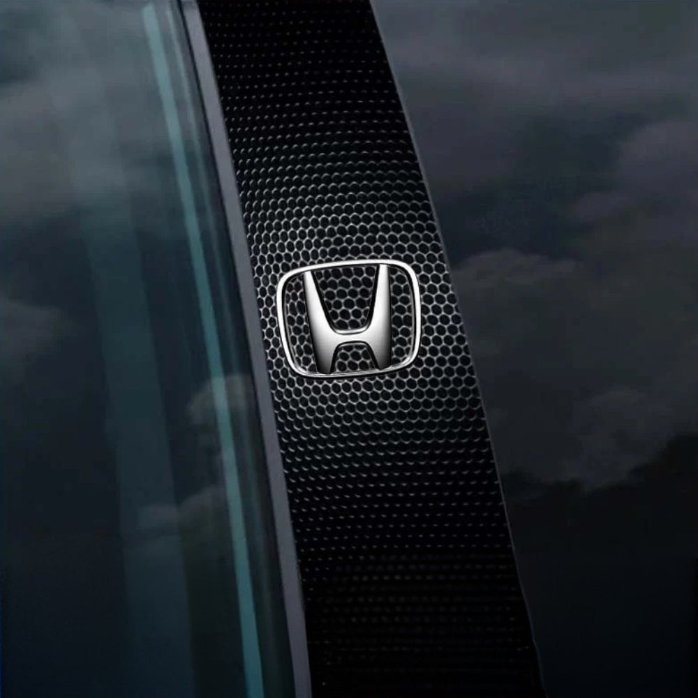 2x bilvindusklistremerker med logo